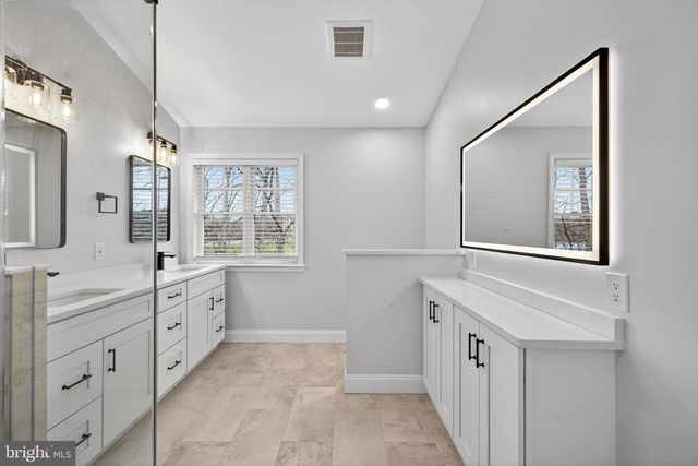 2526 BRENTON POINT DR, Reston, VA 20191