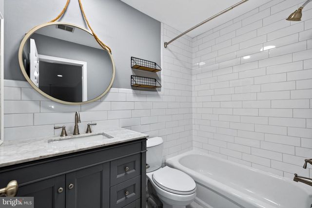 2526 BRENTON POINT DR, Reston, VA 20191