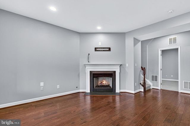 2526 BRENTON POINT DR, Reston, VA 20191