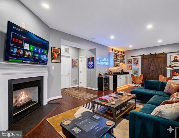 2526 BRENTON POINT DR, Reston, VA 20191