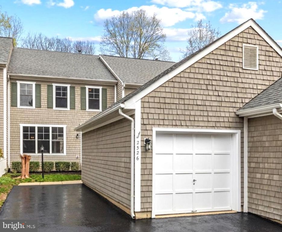 2526 BRENTON POINT DR, Reston, VA 20191