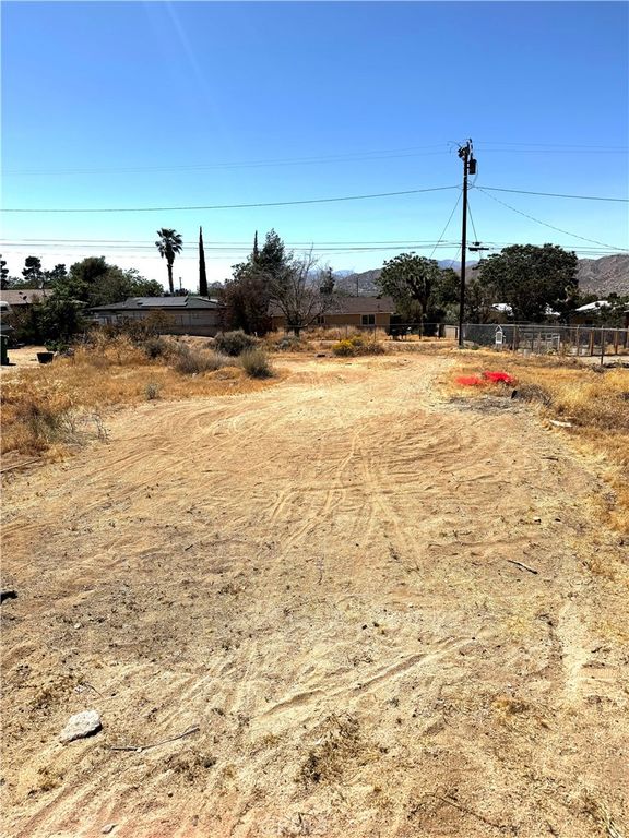 7572 Church, Yucca Valley, CA 92284