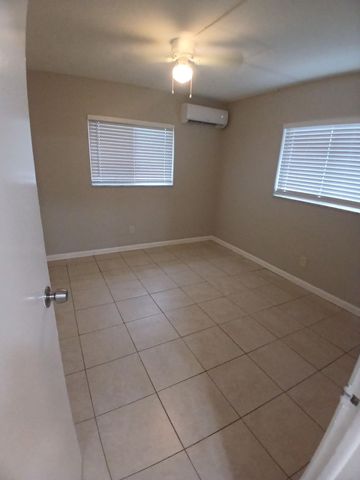 126 NW 8TH Avenue 1, Dania Beach, FL 33004