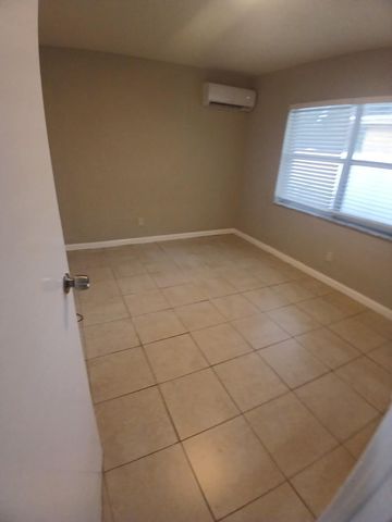 126 NW 8TH Avenue 1, Dania Beach, FL 33004