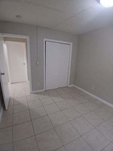 126 NW 8TH Avenue 1, Dania Beach, FL 33004