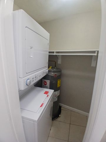 126 NW 8TH Avenue 1, Dania Beach, FL 33004