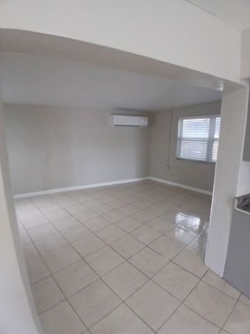126 NW 8TH Avenue 1, Dania Beach, FL 33004
