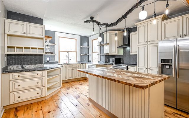 3261 Wexford Rd, Pine Twp, PA 15044