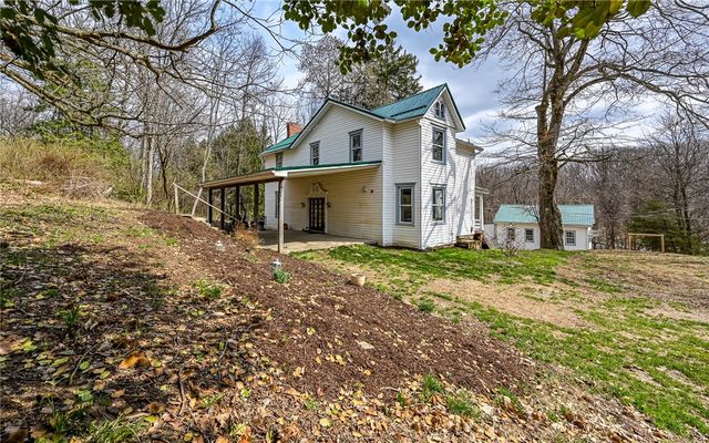 3261 Wexford Rd, Pine Twp, PA 15044