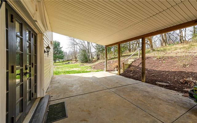 3261 Wexford Rd, Pine Twp, PA 15044