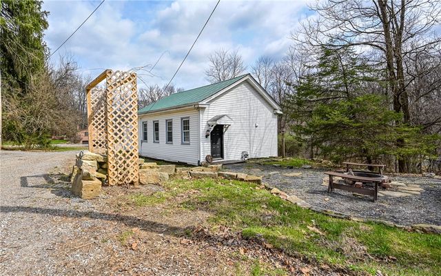 3261 Wexford Rd, Pine Twp, PA 15044