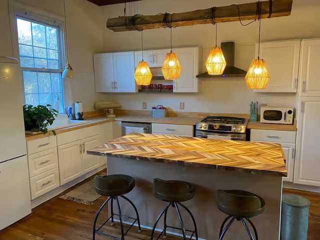 3261 Wexford Rd, Pine Twp, PA 15044