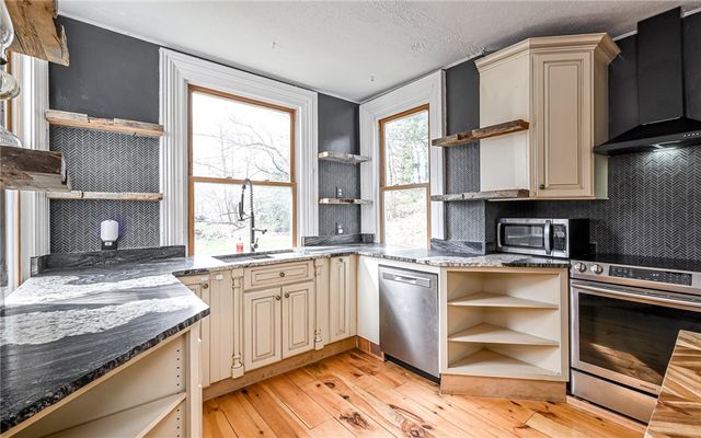 3261 Wexford Rd, Pine Twp, PA 15044