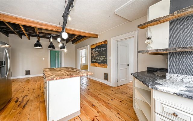 3261 Wexford Rd, Pine Twp, PA 15044