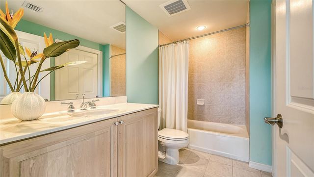 3621 N POINT ROAD 301, Osprey, FL 34229