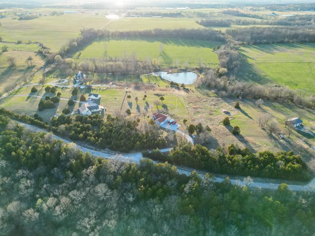 4487 South 170th Road, Bolivar, MO 65613