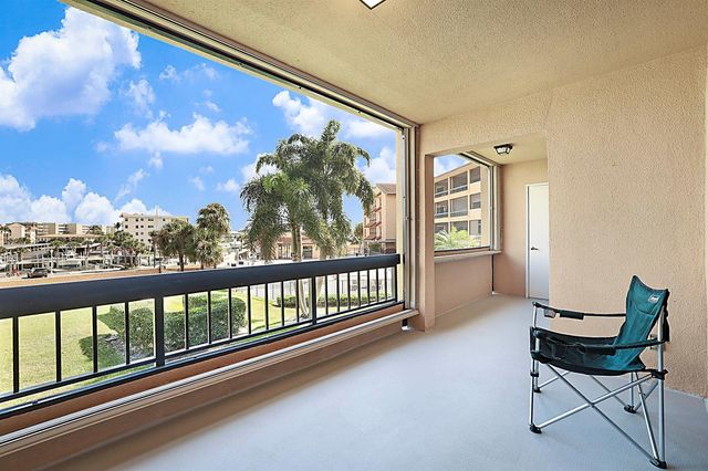 1036 Us Highway 1 216, North Palm Beach, FL 33408