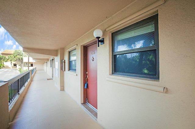 1036 Us Highway 1 216, North Palm Beach, FL 33408