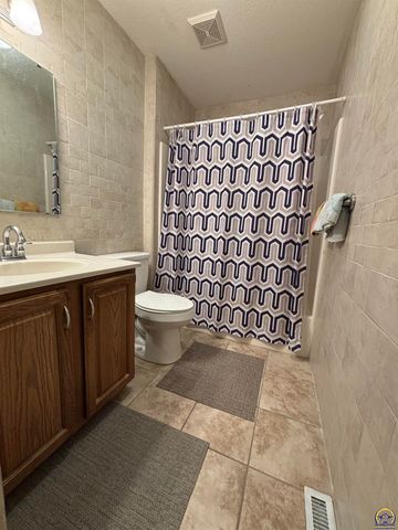 2620 West Ridge Dr, Emporia, KS 66801