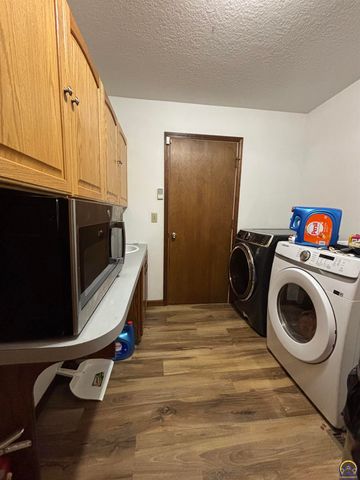 2620 West Ridge Dr, Emporia, KS 66801