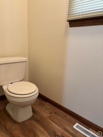 2620 West Ridge Dr, Emporia, KS 66801