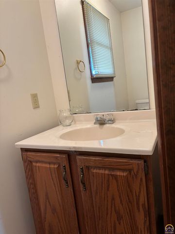 2620 West Ridge Dr, Emporia, KS 66801