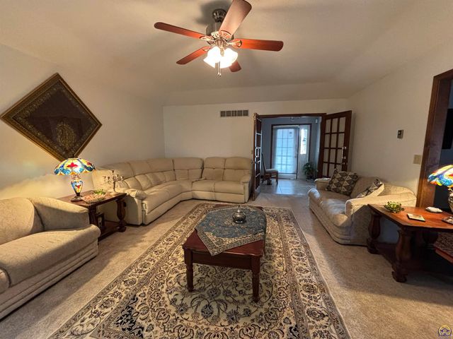 2620 West Ridge Dr, Emporia, KS 66801