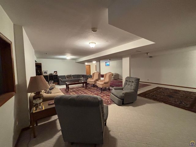 2620 West Ridge Dr, Emporia, KS 66801