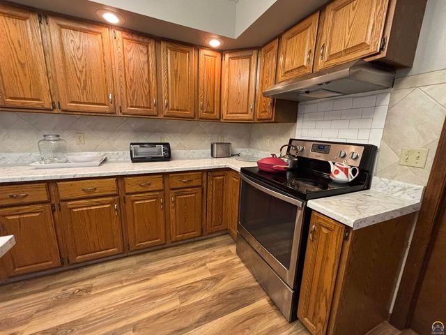 2620 West Ridge Dr, Emporia, KS 66801