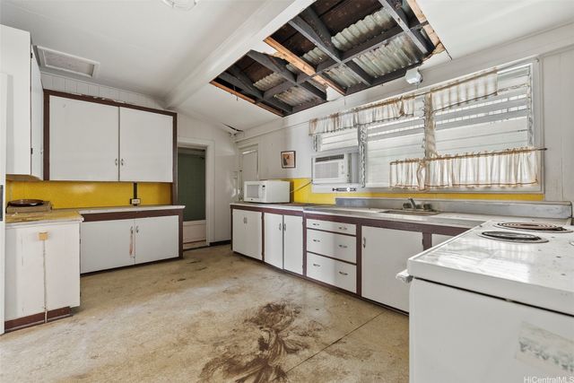 2130 Young Street, Honolulu, HI 96826