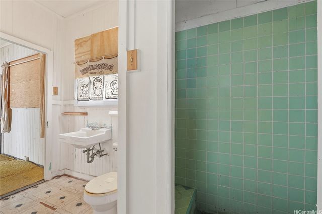 2130 Young Street, Honolulu, HI 96826