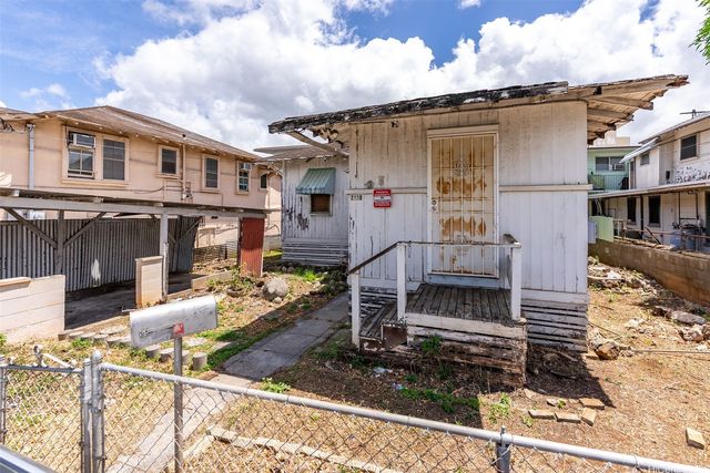 2130 Young Street, Honolulu, HI 96826