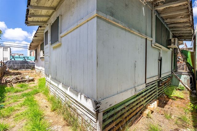 2130 Young Street, Honolulu, HI 96826