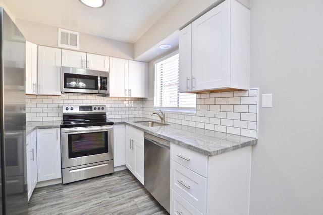 645 N Arrowhead Drive 1, Chandler, AZ 85224
