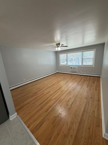 2801 W Waveland Avenue 1B, Chicago, IL 60618