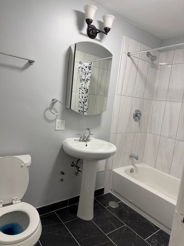 2801 W Waveland Avenue 1B, Chicago, IL 60618