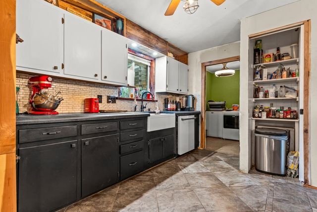 112 N Thomas Rd, White Oak, TX 75693