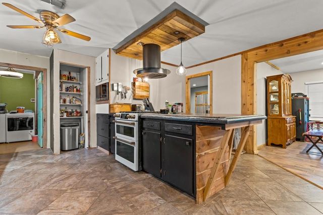 112 N Thomas Rd, White Oak, TX 75693