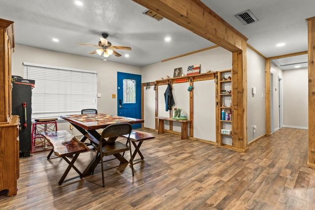 112 N Thomas Rd, White Oak, TX 75693
