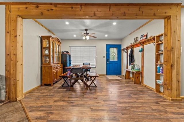 112 N Thomas Rd, White Oak, TX 75693