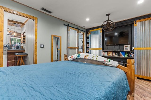 112 N Thomas Rd, White Oak, TX 75693
