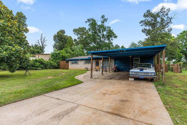 112 N Thomas Rd, White Oak, TX 75693