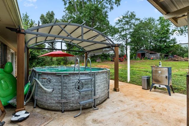 112 N Thomas Rd, White Oak, TX 75693