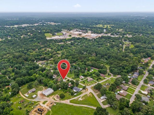 112 N Thomas Rd, White Oak, TX 75693