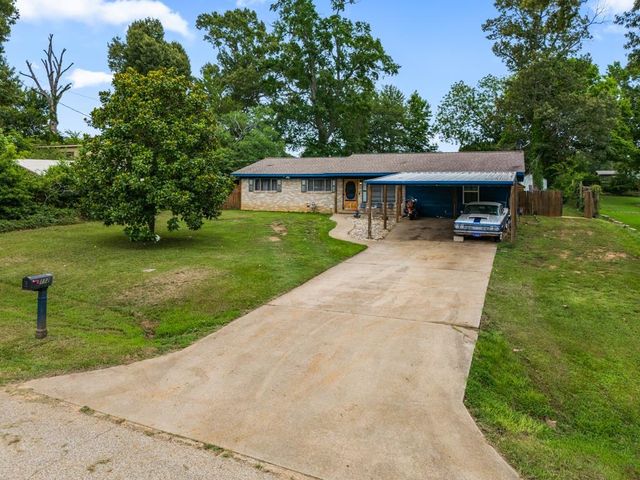 112 N Thomas Rd, White Oak, TX 75693