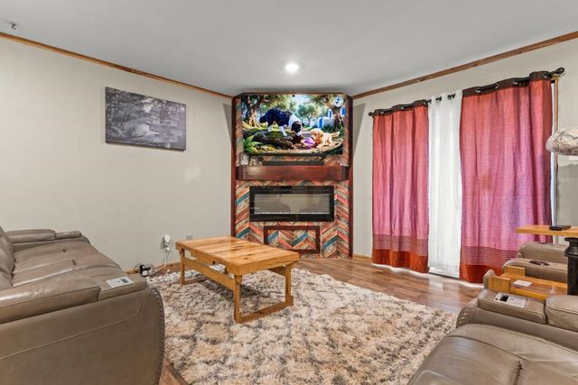 112 N Thomas Rd, White Oak, TX 75693
