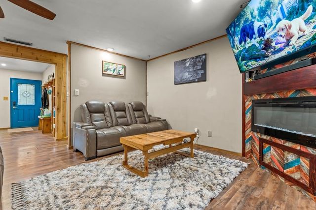 112 N Thomas Rd, White Oak, TX 75693