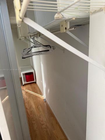 540 Brickell Key Dr 1505, Miami, FL 33131