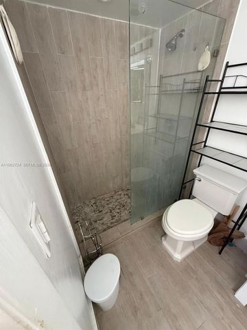 540 Brickell Key Dr 1505, Miami, FL 33131