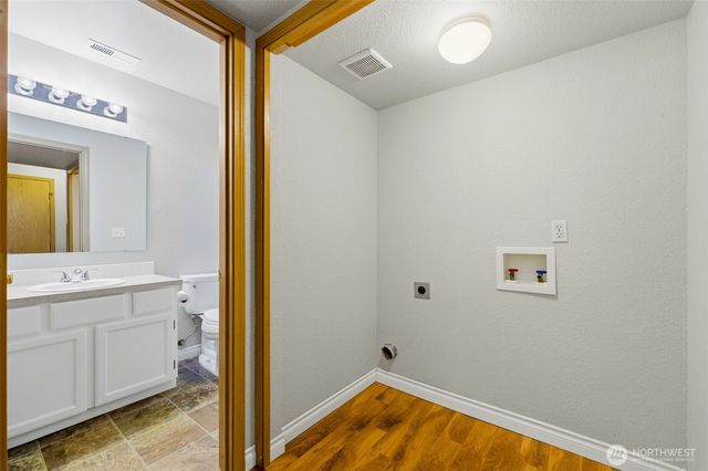 15025 105th Avenue SE, Yelm, WA 98597